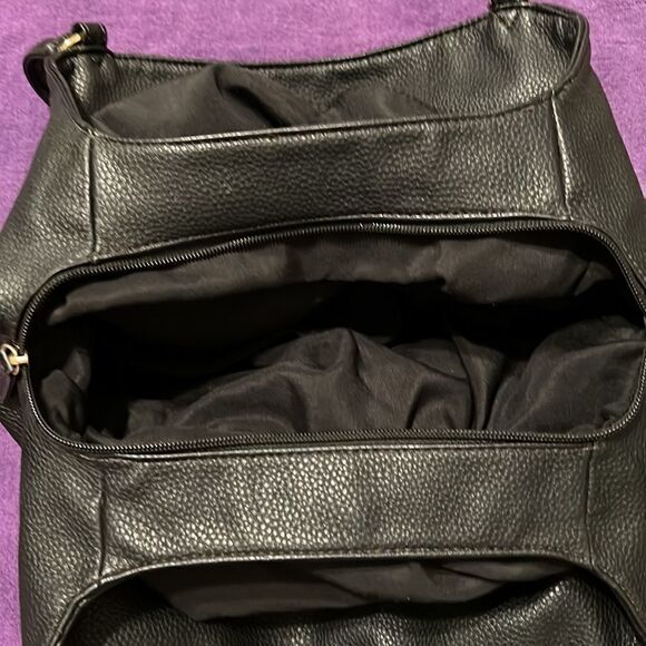 Liz Claiborne black handbag with lots of pockets and cute lock accent EUC - Picture 11 of 16